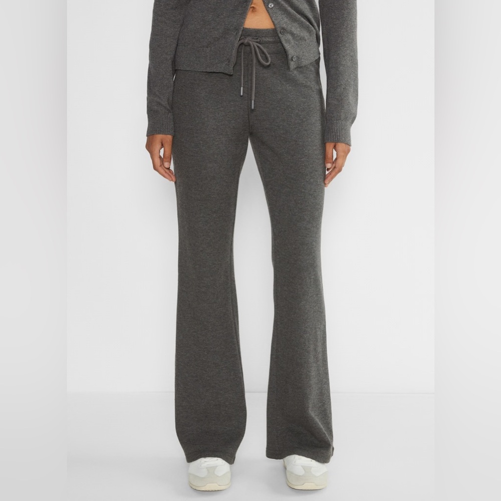 Aritzia Sunday Best grey waffle-knit thermal sweatpants